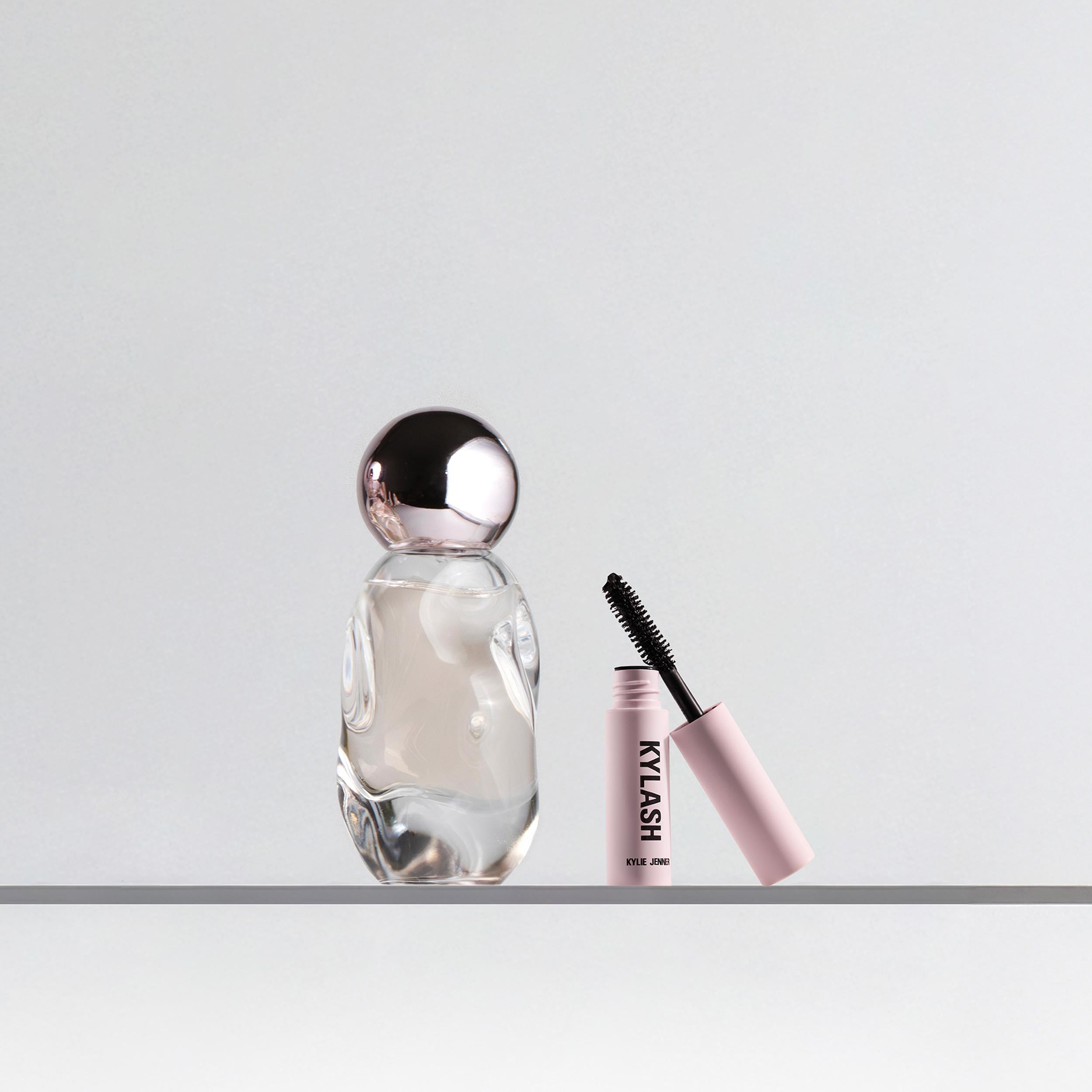 Alternative view of Cosmic Kylie Jenner 30ml & Mini Kylash Gift Set